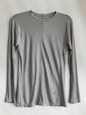 🟢3/$25 Uniqlo x Alexander Wang Heattech Crew Neck Long Sleeve Medium
